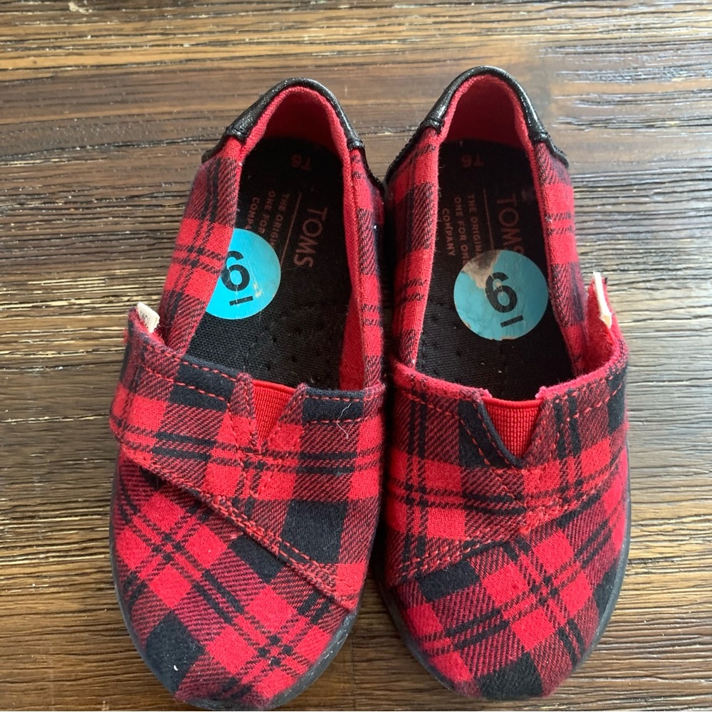 Toddler Toms Black and Red Plaid